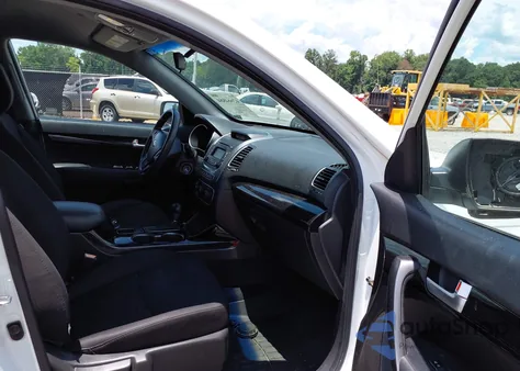 2014 Kia Sorento Lx z USA, uszkodzony, nr VIN 5XYKT3A62EG488129